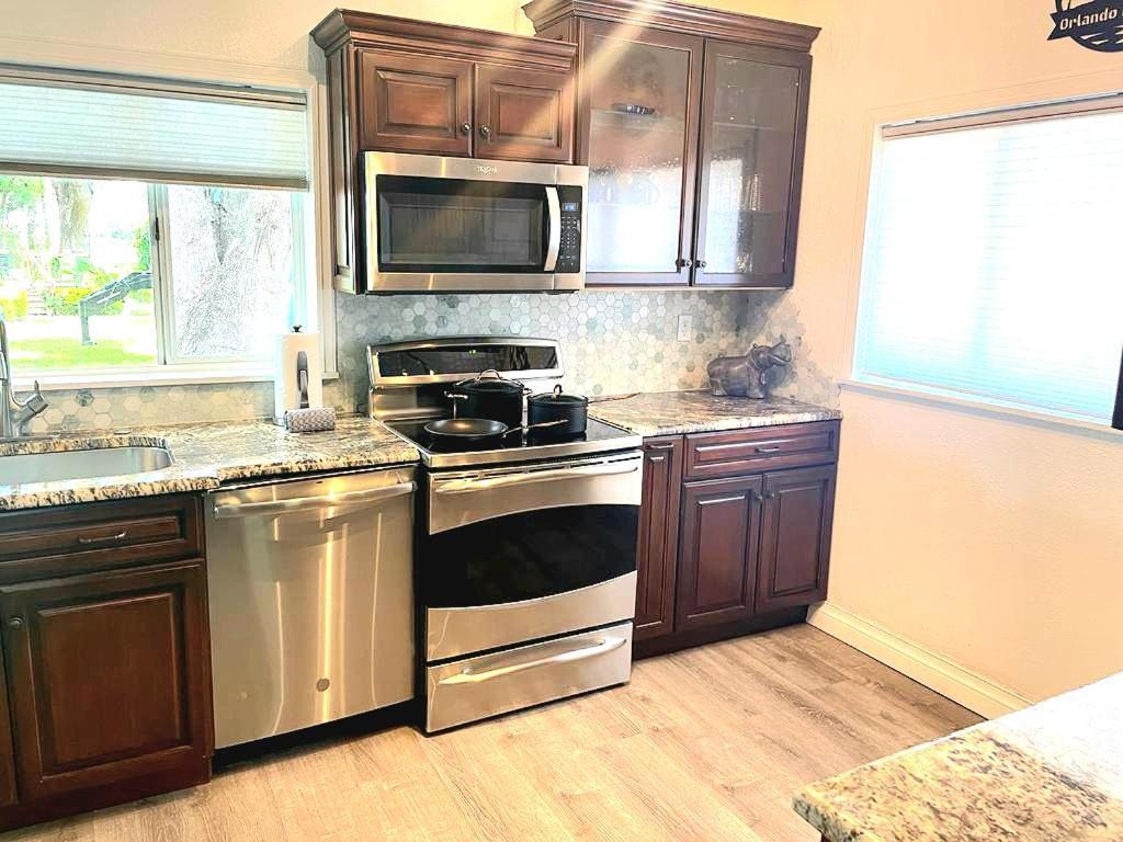 Orlando Lakefront Tiny Homes 6 Plus Month Rentals Орландо Номер фото