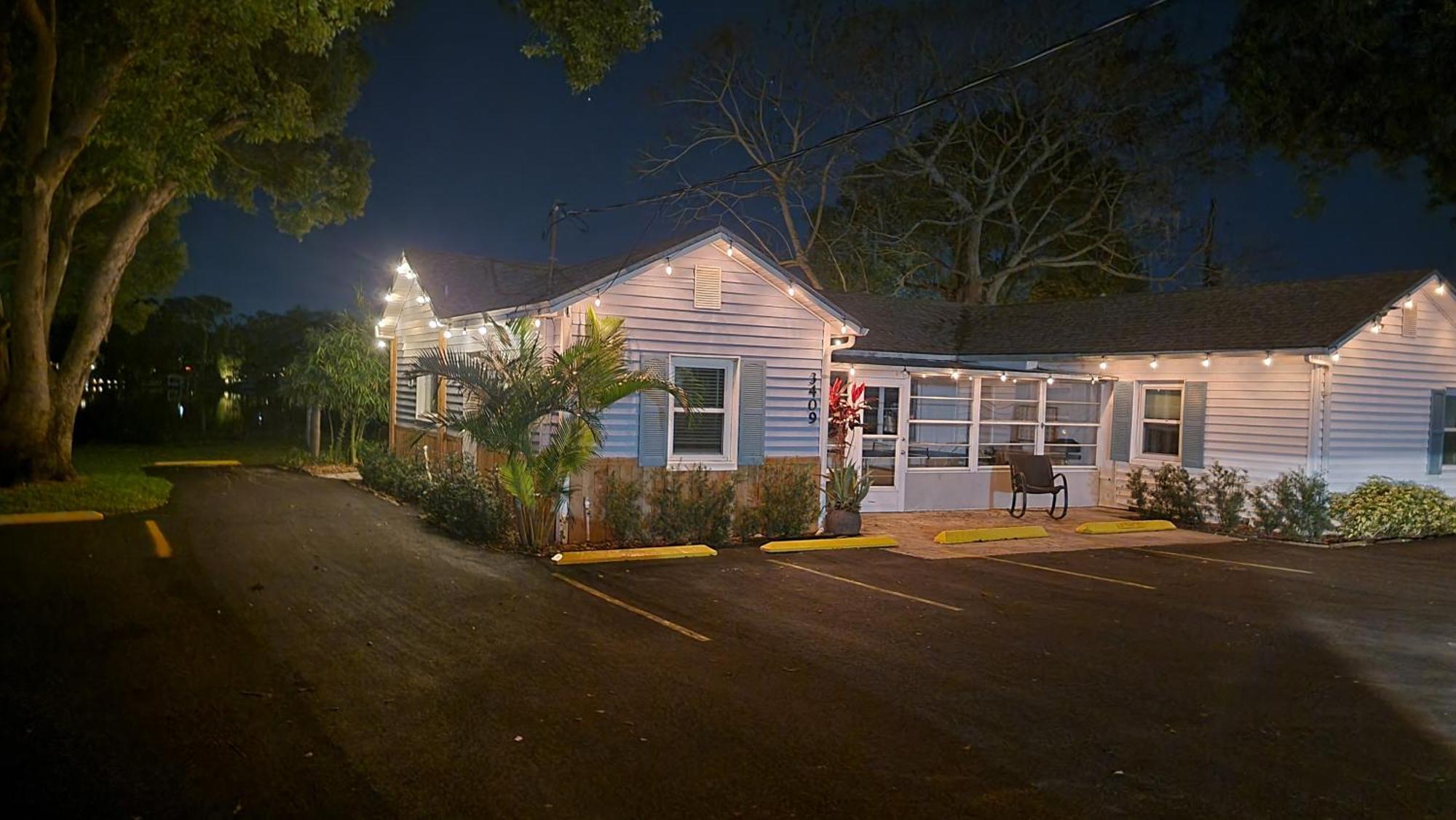 Orlando Lakefront Tiny Homes 6 Plus Month Rentals Орландо Номер фото